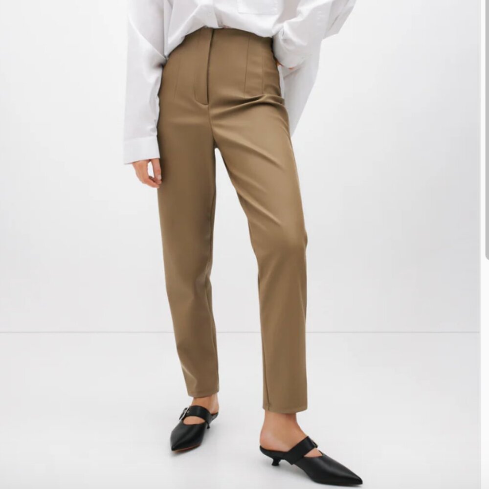 Classic High-Waist Straight Leg Pants in Olive Brown
